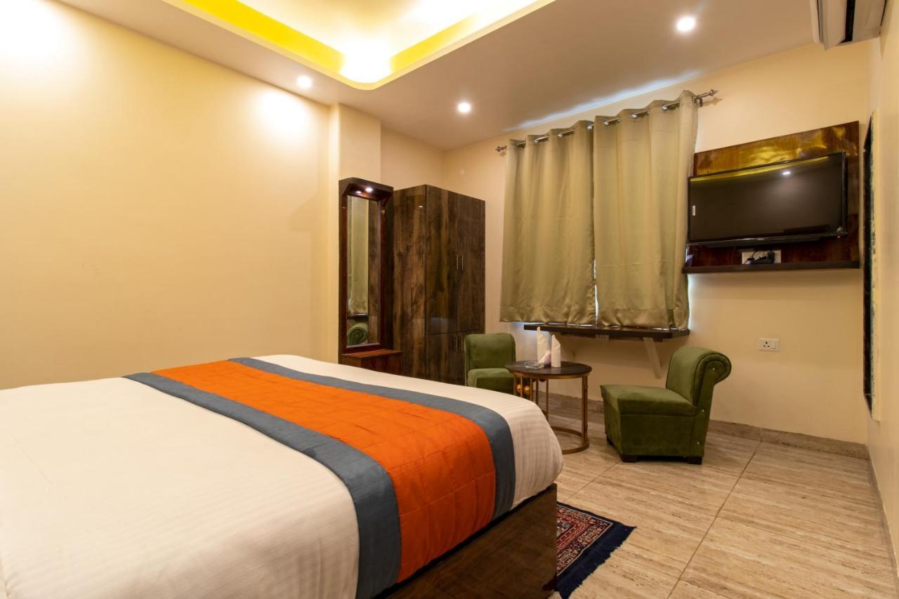 Airport Hotel Dev Residency - Mahipalpur Ню Делхи Екстериор снимка